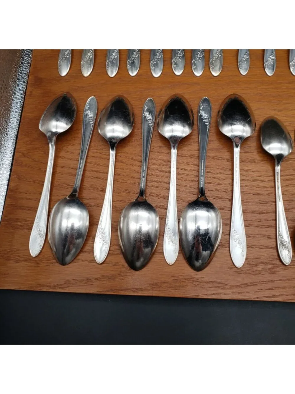 Tudor Plate Queen Bess II Flatware Set Service for 8 Oneida Silverplate